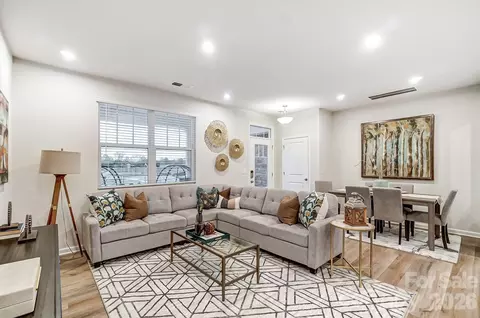 5221 Wyes Oak Ln, Charlotte, NC 28269
