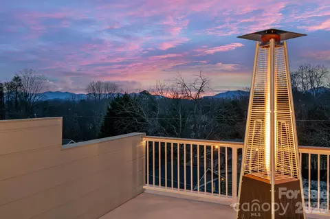 9 Gudger Rd, Asheville, NC 28806