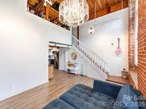 201 Hoskins S Rd S, Charlotte, NC 28208