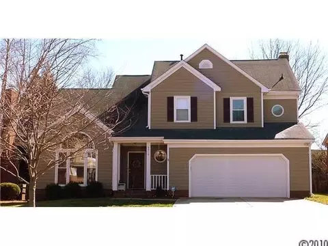 8910 Castlebay Dr, Charlotte, NC 28277