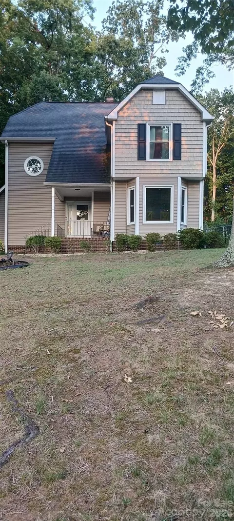 825 Raleigh Ct, Gastonia, NC 28054