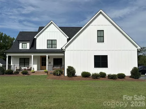 257 Glenwood Dr, Oakboro, NC 28129