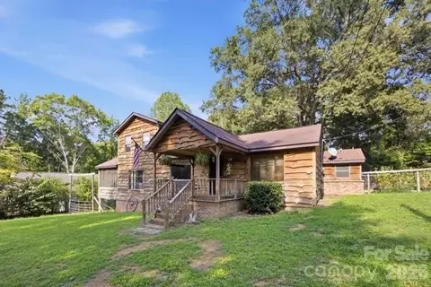 Exterior - 1326 Columbus St, Albemarle, NC 28001 photo 1 of 8