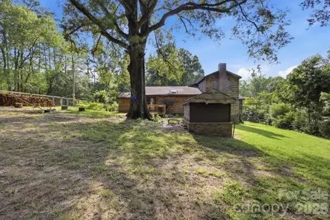 Exterior - 1326 Columbus St, Albemarle, NC 28001 photo 5 of 8