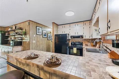 Kitchen - 275 Knob Hill Estates Rd, Sylva, NC 28779 photo 1 of 2