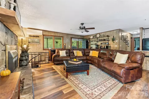 Living - 275 Knob Hill Estates Rd, Sylva, NC 28779 photo 1 of 2