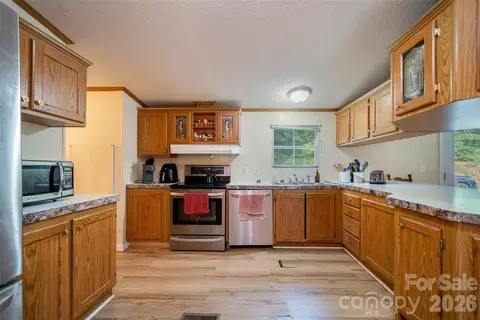 Kitchen - 479 Mcdade Rd, Tryon, NC 28782 photo 2 of 3