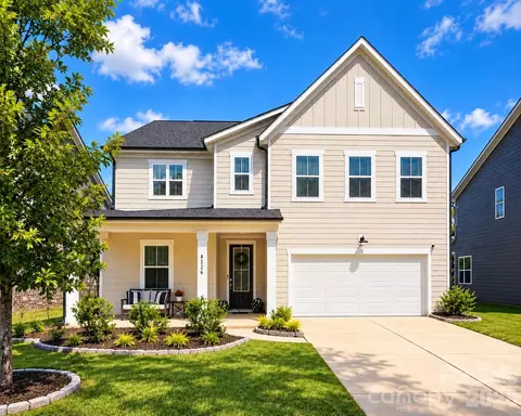 8226 Franklin Trail St, Mint Hill, NC 28227