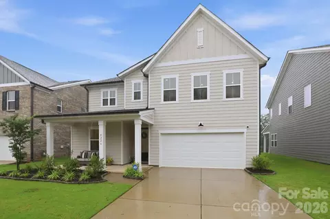 8226 Franklin Trail St, Charlotte, NC 28227