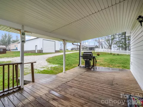 1086 Carters Ridge Rd, Spruce Pine, NC 28777 photo 44