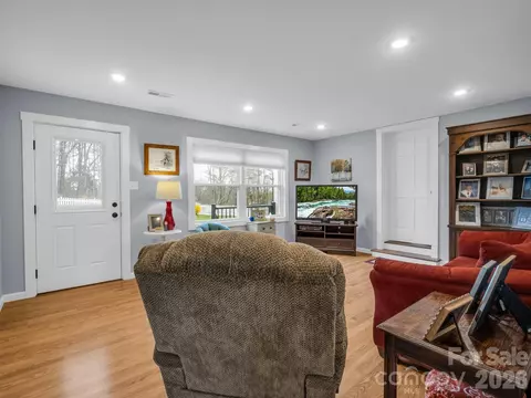 1086 Carters Ridge Rd, Spruce Pine, NC 28777 photo 7