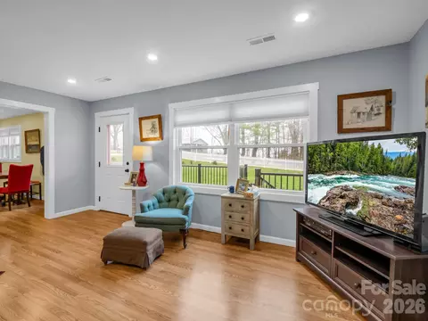 1086 Carters Ridge Rd, Spruce Pine, NC 28777 photo 5