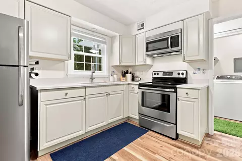 Kitchen - 101 Boyd 2c Dr #2C, Flat Rock, NC 28731 photo 4 of 4