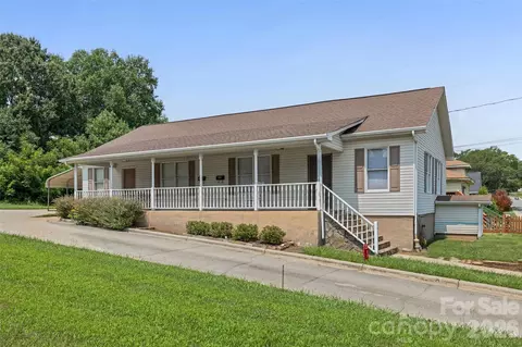 243 8th Ave, Cramerton, NC 28032