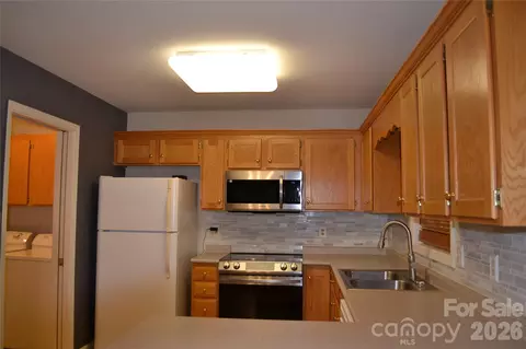 Kitchen - 3402 Danial St, Conover, NC 28613 photo 4 of 4