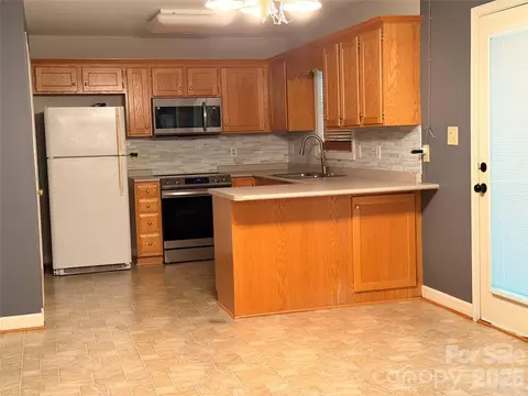 Kitchen - 3402 Danial St, Conover, NC 28613 photo 1 of 4