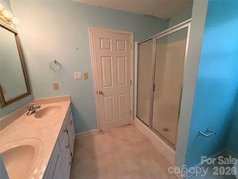 Bath - 3402 Danial St, Conover, NC 28613 photo 1 of 5
