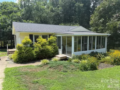 605 Powerline Ave, Belmont, NC 28012