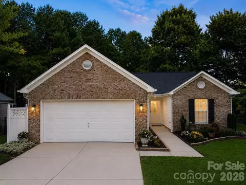 Exterior - 212 Chestnut Ave, Tega Cay, SC 29708 photo 1 of 4