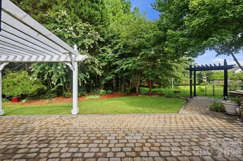 Exterior - 212 Chestnut Ave, Tega Cay, SC 29708 photo 3 of 4
