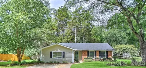 5900 Tillery Dr, Charlotte, NC 28226