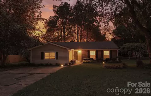 5900 Tillery Dr, Charlotte, NC 28226