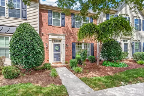 8261 Bridgegate Dr, Huntersville, NC 28078