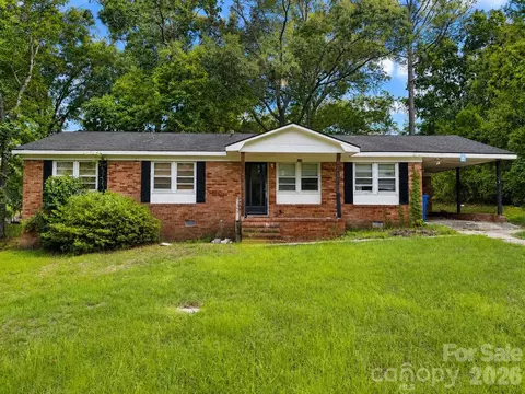6109 Dandy Loop Rd, Fayetteville, NC 28314