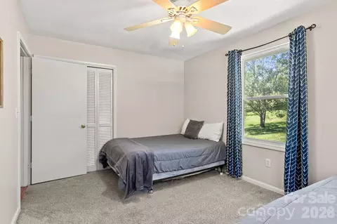 Bedroom - 5225 Wolfe Rd, Hickory, NC 28601 photo 5 of 5