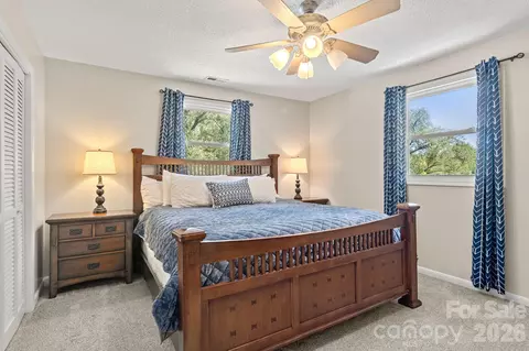 Bedroom - 5225 Wolfe Rd, Hickory, NC 28601 photo 1 of 5