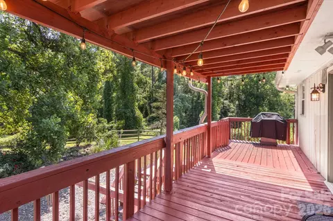 Exterior - 5225 Wolfe Rd, Hickory, NC 28601 photo 8 of 9