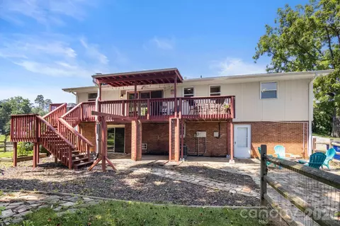 Exterior - 5225 Wolfe Rd, Hickory, NC 28601 photo 1 of 9