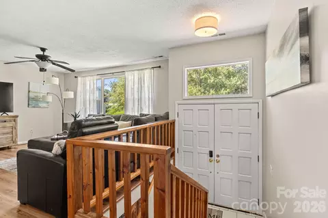 Entry Way - 5225 Wolfe Rd, Hickory, NC 28601 photo 1 of 2