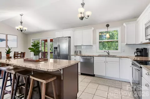 Kitchen - 5225 Wolfe Rd, Hickory, NC 28601 photo 6 of 6