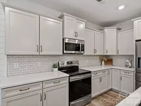 Kitchen - 7159 Astella Way, Lancaster, SC 29720 photo 2 of 5