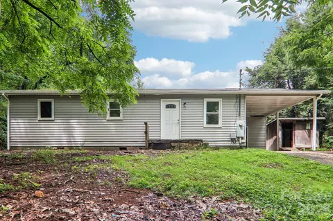 24 Bryson St, Waynesville, NC 28786