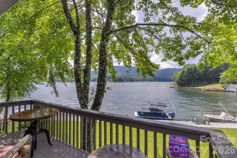 82 Innsbrook Dr, Lake Toxaway, NC 28747