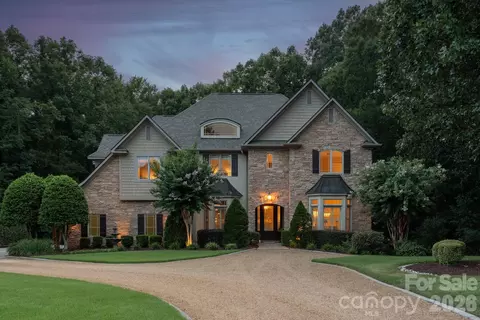 1122 Dobson Dr, Waxhaw, NC 28173