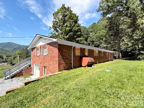 Exterior - 70 Iris Ln, Canton, NC 28716 photo 8 of 9