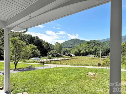 Exterior - 70 Iris Ln, Canton, NC 28716 photo 6 of 9