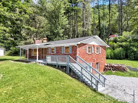 Exterior - 70 Iris Ln, Canton, NC 28716 photo 2 of 9