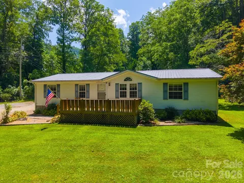 394 Anderson Creek Rd, Robbinsville, NC 28771