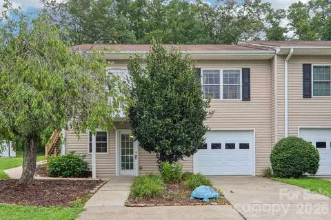 3311 Sandy 1 Dr #1, Hendersonville, NC 28792