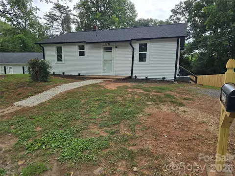 1729 Lakeview Dr, Statesville, NC 28677