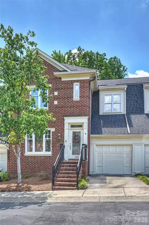 1144 Hampton Gardens Ln, Charlotte, NC 28209