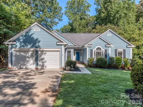 7024 Passeres Ct, Charlotte, NC 28215