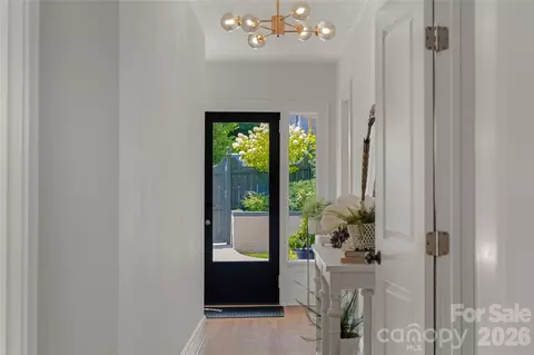 10 Springdale Rd, Asheville, NC 28805