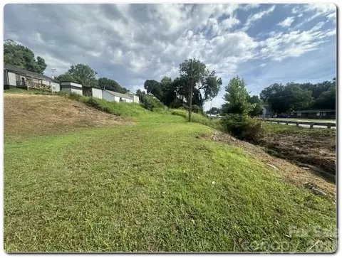911 N Chester St, Gastonia, NC 28052