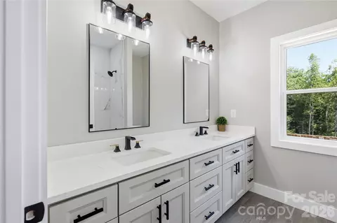 Bath - 1851 Oleander Dr, Conover, NC 28613 photo 3 of 4