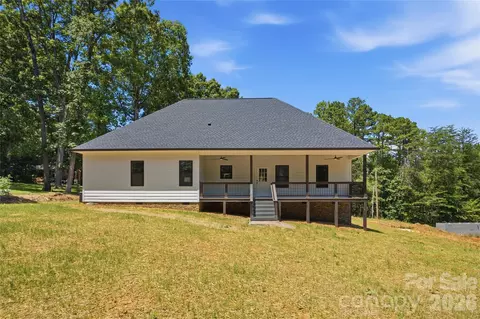 Exterior - 1851 Oleander Dr, Conover, NC 28613 photo 5 of 7